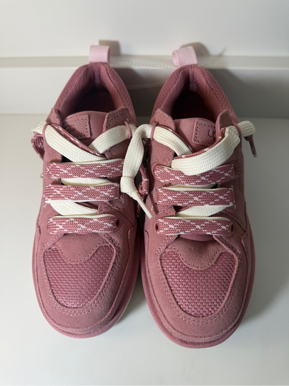 Brand New UGG Lo LowMel Dusty Rose Lace-Up Sneakers with Cream Accents - Size 8